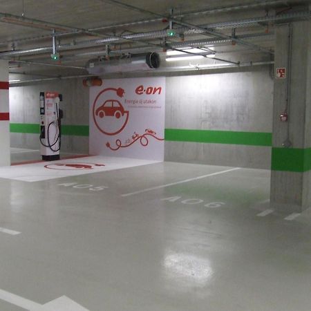 Apartmanhaz Soho Γκιόρ Εξωτερικό φωτογραφία