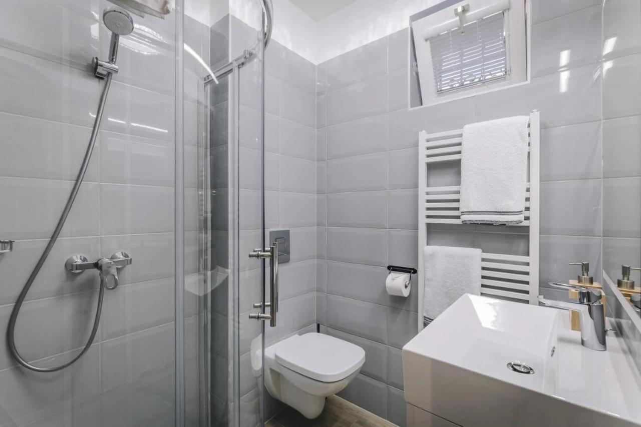 Apartmanhaz Soho Γκιόρ Εξωτερικό φωτογραφία