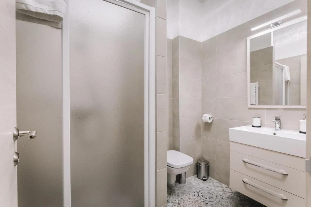 Apartmanhaz Soho Γκιόρ Εξωτερικό φωτογραφία