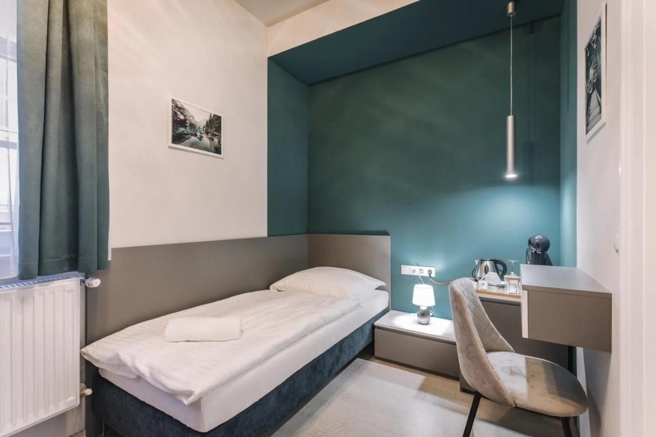 Apartmanhaz Soho Γκιόρ Εξωτερικό φωτογραφία