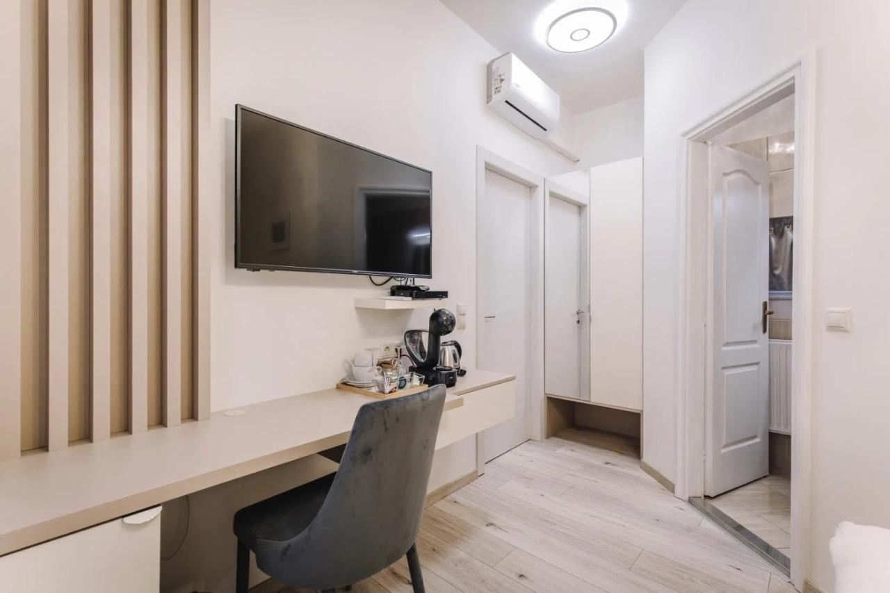 Apartmanhaz Soho Γκιόρ Εξωτερικό φωτογραφία