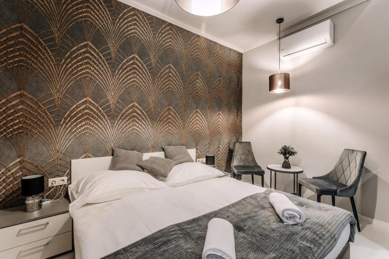 Apartmanhaz Soho Γκιόρ Εξωτερικό φωτογραφία
