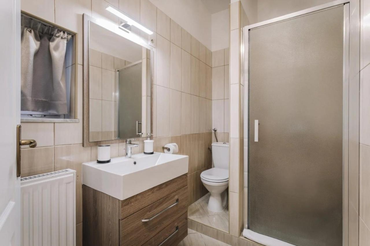 Apartmanhaz Soho Γκιόρ Εξωτερικό φωτογραφία